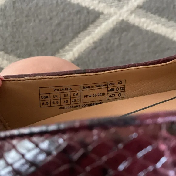 Vionic Willa Boa Slip On Shoes Wine Snakeskin Print Flat Loafers Size 8.5 - Picture 9 of 9